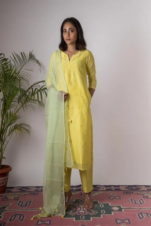 Urmul 'Lily' Hand Embroidered lemon green Chanderi kurta. 2pc set (kurta and dupatta)