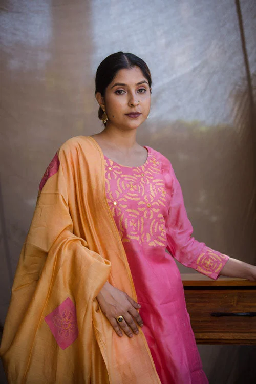 Urmul'Aakriti' Festive' Chanderi Kurti.(2Pc Kurta And Dupatta Set)