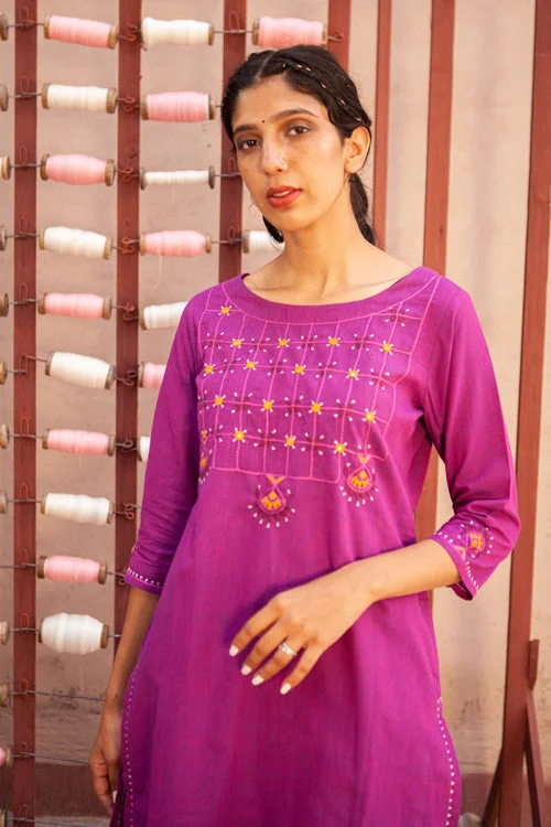 Urmul'Lila' Classic' Kurti. 